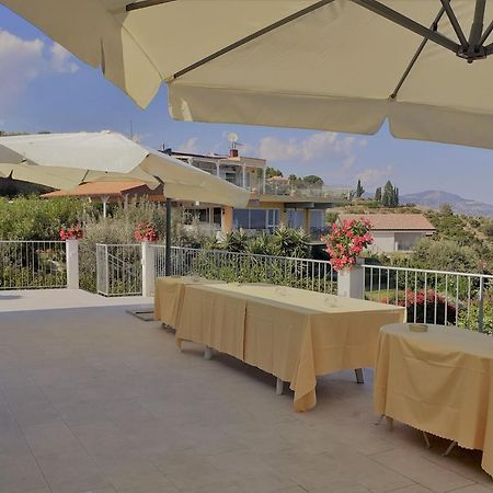 Villa Infinity ∞ Санта Тереза ди Рива Екстериор снимка