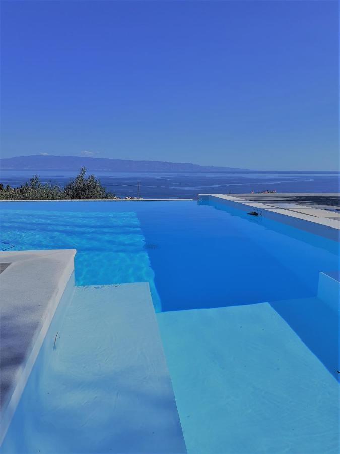 Villa Infinity ∞ Санта Тереза ди Рива Екстериор снимка