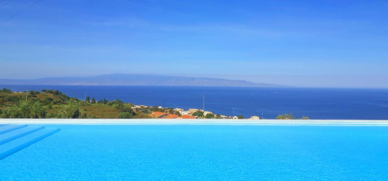 Villa Infinity ∞ Санта Тереза ди Рива Екстериор снимка
