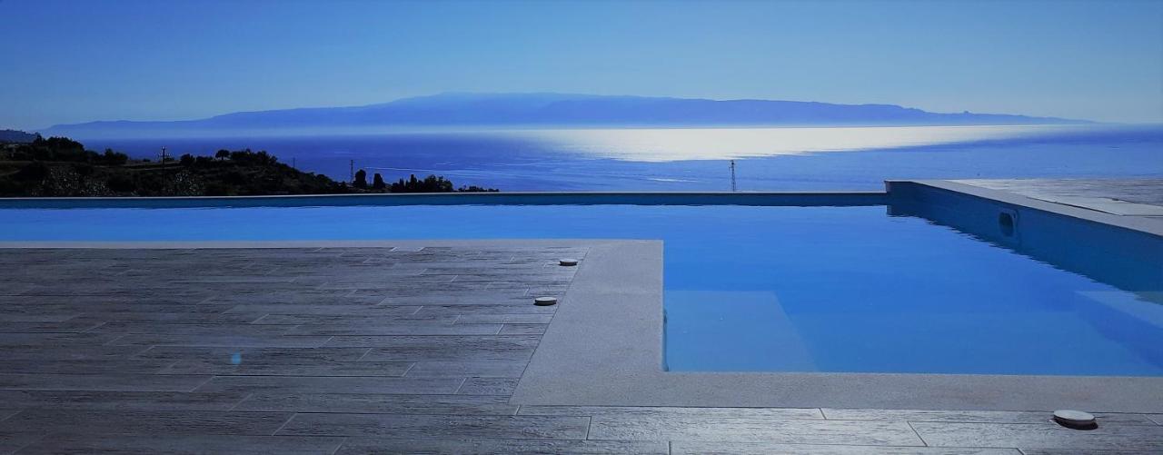 Villa Infinity ∞ Санта Тереза ди Рива Екстериор снимка